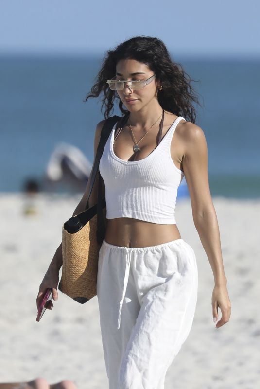 CHANTEL JEFFRIES Enjoying a Serene Beach Day in Miami 12/26/2023