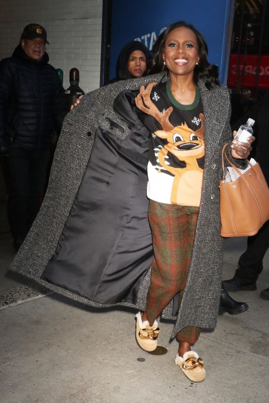 DEBORAH ROBERTS Leaves Good Morning America Studio in New York 12/22/2023