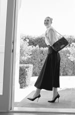 ELLE FANNING for Alexander McQueen The Seal Bag 2023