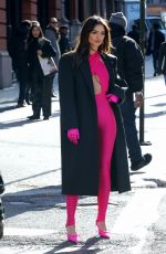 EMILY RATAJKOWSKI Filming a Maybelline Commercial in Manhattan 12/14/2023