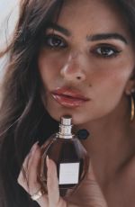 EMILY RATAJKOWSKI for Viktor and Rolf Flowerbomb Hragrance Holiday 2023