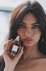 EMILY RATAJKOWSKI for Viktor and Rolf Flowerbomb Hragrance Holiday 2023