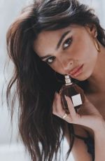 EMILY RATAJKOWSKI for Viktor and Rolf Flowerbomb Hragrance Holiday 2023