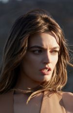 EMMA MACKEY for Burberry Goddess Eau de Parfum 2023