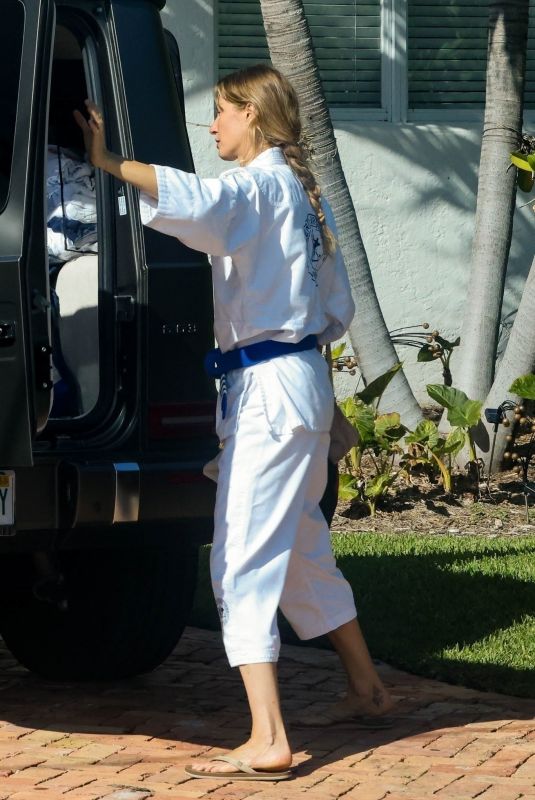 GISELE BUNDCHEN Arrives at Jiu-Jitsu Gym in Miami 12/03/2023