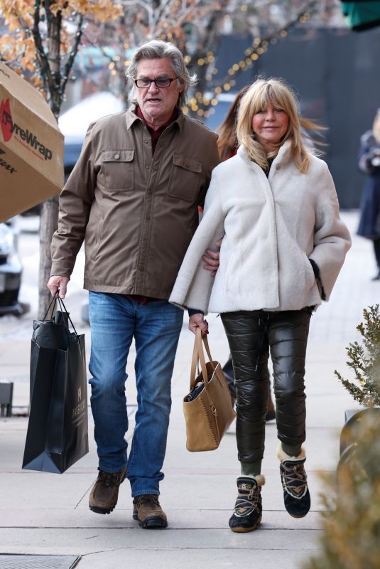 GOLDIE HAWN and Kurt Russell Out Shopping at Mavericks of Aspen Western Apparel Store in Aspen 12/18/2023