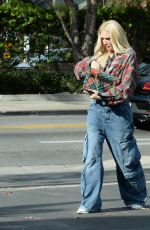 GWEN STEFANI Out and About in Los Angeles 12/17/2023