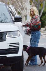 GWEN STEFANI Out and About in Los Angeles 12/17/2023