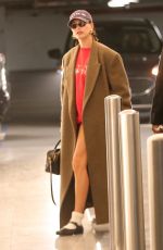 HAILEY and Justin BIEBER Arrives at Doctor