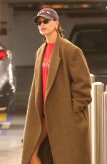 HAILEY and Justin BIEBER Arrives at Doctor