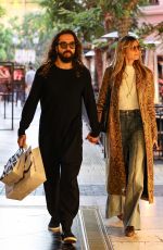 HEIDI KLUM and Tom Kaulitz Out Shopping at Nordstrom 12/11/2023