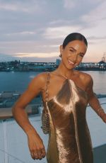HELEN OWEN - Instagram Photos 12/21/2023