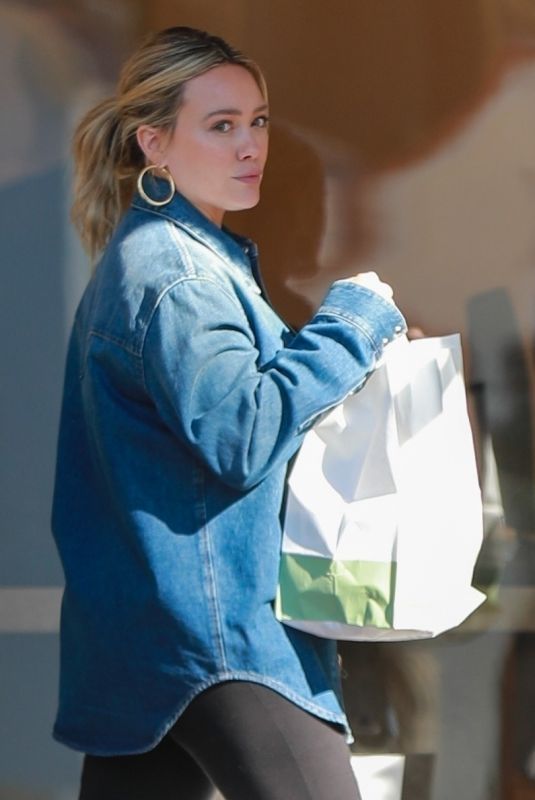 HILARY DUFF Picks up Lunch and Does Some Shopping in Beverly Hills 12/06/2023