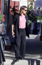 JENNIFER GARNER at Farmshop in Brentwood 12/05/2023