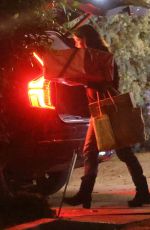 JENNIFER GARNER Out Christmas Caroling in Brentwood 12/25/2023