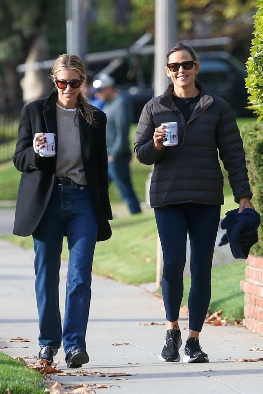 JENNIFER GARNER Out for Morning Walk with a Friend in Pacific Palisades 12/04/2023