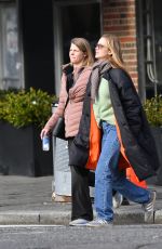 JENNIFER LAWRENCE Walk with a Friend Out in New York 12/09/2023