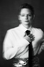 JODIE FOSTER for Elle Magazine, December 2023/January 2024