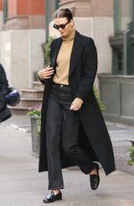 KARLIE KLOSS Heading to Airport in New York 12/08/2023