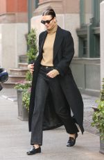 KARLIE KLOSS Heading to Airport in New York 12/08/2023