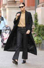 KARLIE KLOSS Heading to Airport in New York 12/08/2023