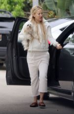 KATE HUDSON Out with Her Dog in Los Angeles 12/18/2023
