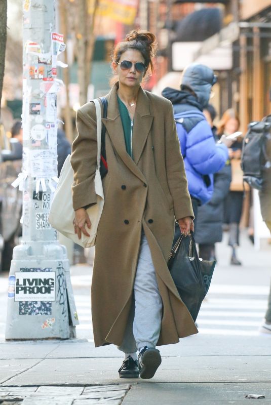 KATIE HOLMES Out and About in New York 12/23/2023