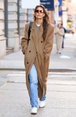 KATIE HOLMES Out for Breakfast in New York 12/08/2023