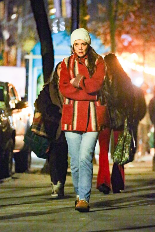 KATIE HOLMES Out in Chilly New York 12/15/2023