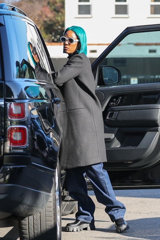 KELLY RLWLAND Debuts Blue Hair Out in Beverly Hills 12/13/2023