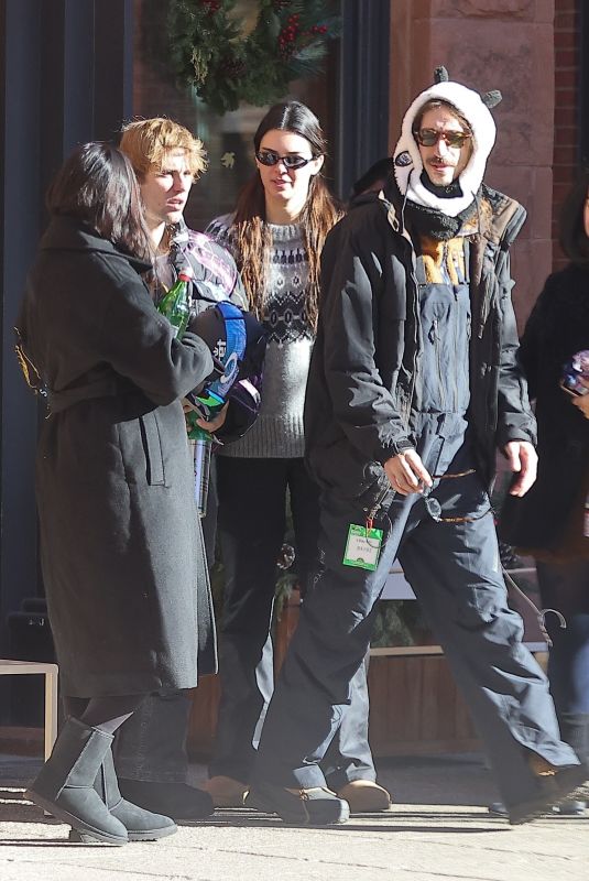 KENDALL JENNER and HAILEY and Justin BIEBER Out for Breakfast Together in Aspen 12/18/2023