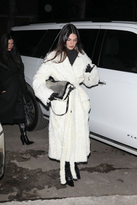 KENDALL JENNER Arrives at Catch Steakhouse in Aspen 12/17/2023