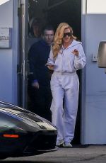 KHLOE KARDASHIAN Leaves a Studio in Los Angeles 12/08/2023