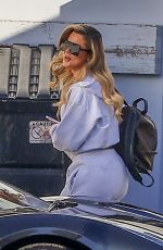 KHLOE KARDASHIAN Leaves a Studio in Los Angeles 12/08/2023