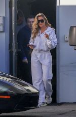 KHLOE KARDASHIAN Leaves a Studio in Los Angeles 12/08/2023
