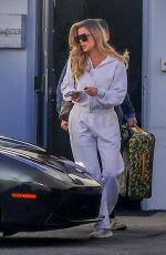 KHLOE KARDASHIAN Leaves a Studio in Los Angeles 12/08/2023