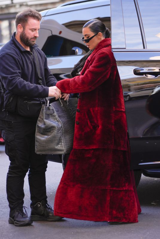 KIM KARDASHIAN Arrives on the Set of American Horror Story in New York 12/01/2023