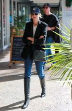 KIMBERLY STEWART and Jesse Shapira were Out in Los Angeles 12/09/2023