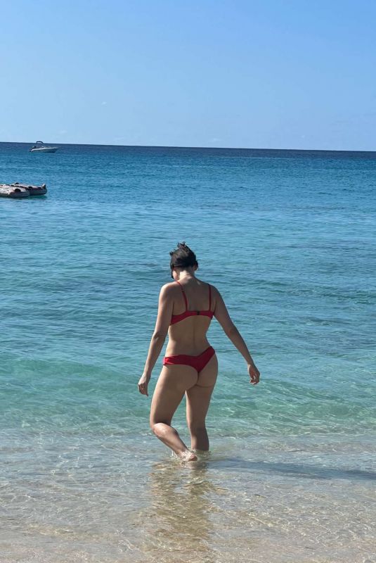 KIRA KOSARIN - Instagram Photos 12/29/2023