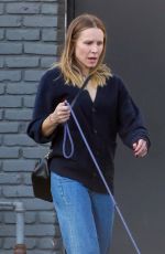 KRISTEN BELL Picks up Her Dog from Tailwaggers & Tailwashers Grooming Salon and Doggie Daycare in Los Angeles 12/13/2023