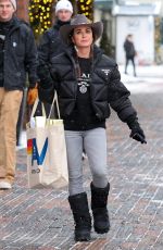 KYLE RICHARDS Does Last Minute Christmas Eve Shopping in Aspen 12/24/2023