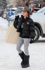 KYLE RICHARDS Does Last Minute Christmas Eve Shopping in Aspen 12/24/2023
