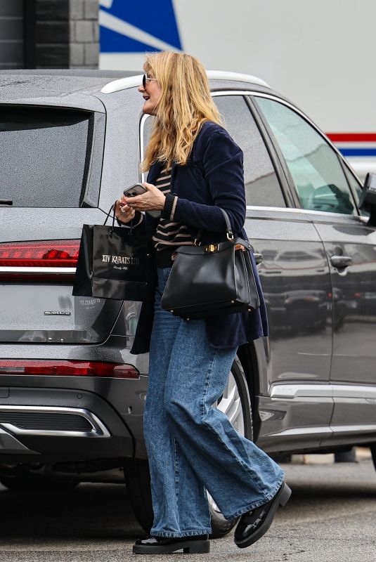 LAURA DERN Shopping at XIV Karats in Beverly Hills 12/20/2023