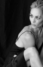 LAURA VANDERVOORT - Instagram Photos 12/02/2023