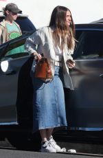 LAUREN PARSEKIAN Out for Lunch with a Friend in Los Feliz 12/05/2023