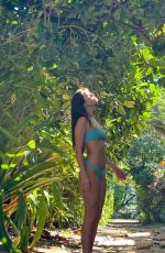 LILY CHEE - Instagram Photos and Video 12/29/2023