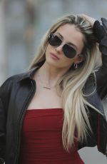 LINDSAY BREWER - Instagram Photos 12/02/2023