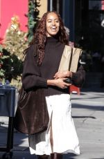 MALIA OBAMA Out for Breakfast to go in Los Angeles 12/15/2023