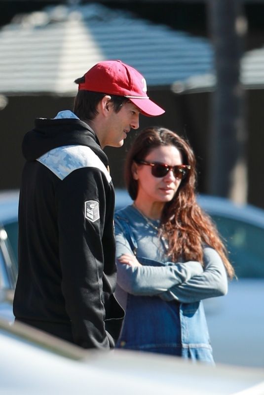 MILA KUNIS and Ashton Kutcher  at a Family Breakfast in Bel Air 12/28/2023
