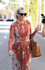 MOLLY SIMS Leaves Wally